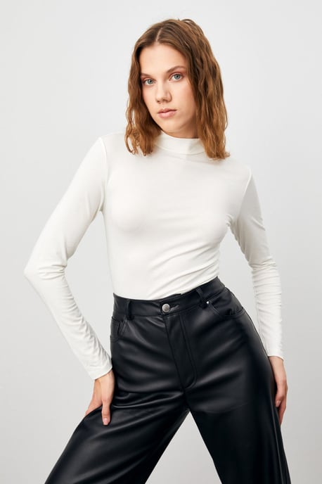 Women's 4-Pack Slim Fit Turtleneck Bodysuits - Image 3