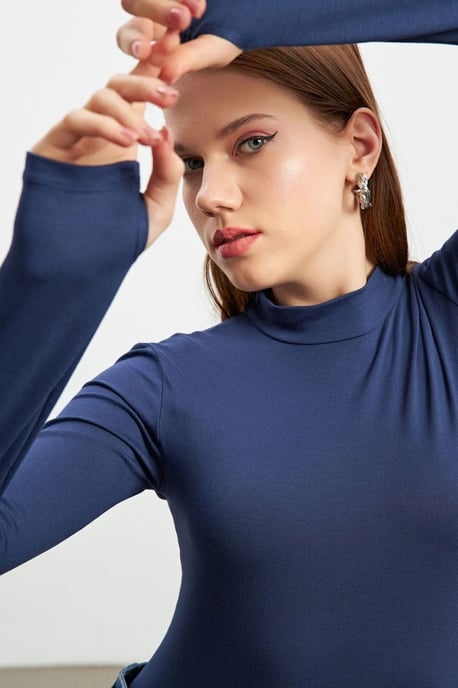 Women's 3-Pack Slim Fit Half Turtleneck Bodysuits - Image 4