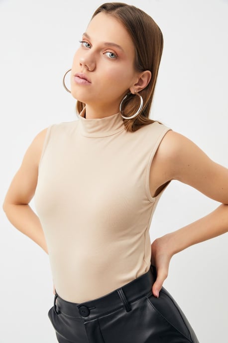 Women's 2-Pack Sleeveless Half Turtleneck Bodysuits - Image 3