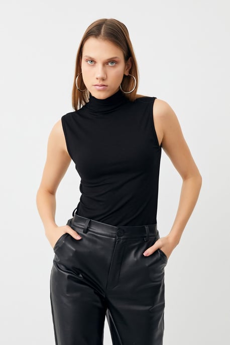 Women's 2-Pack Sleeveless Half Turtleneck Bodysuits - Image 4