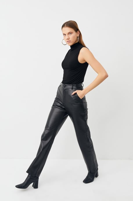 Women's 2-Pack Sleeveless Half Turtleneck Bodysuits - Image 5
