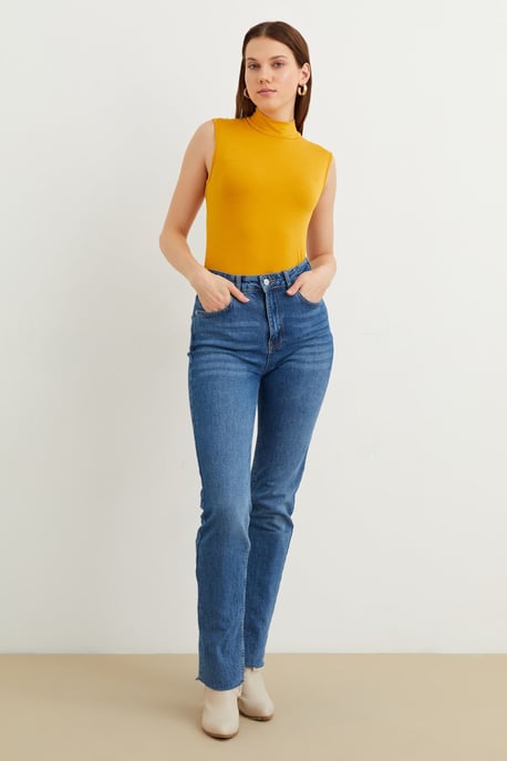 Women's Sleeveless Half Turtleneck Blouse - Image 4