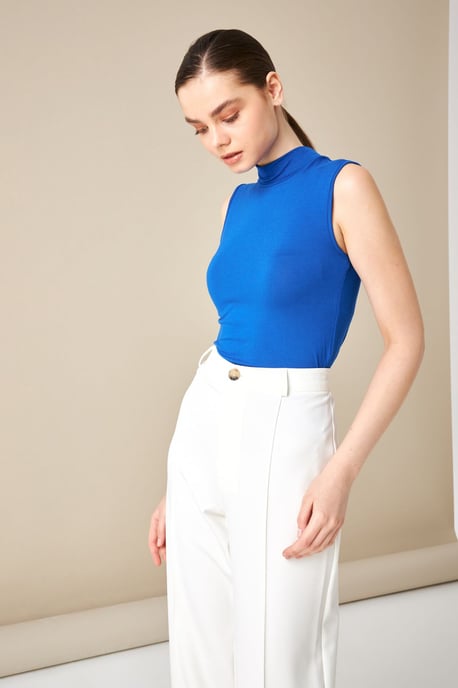 Women's Sleeveless Half Turtleneck Blouse - Image 5