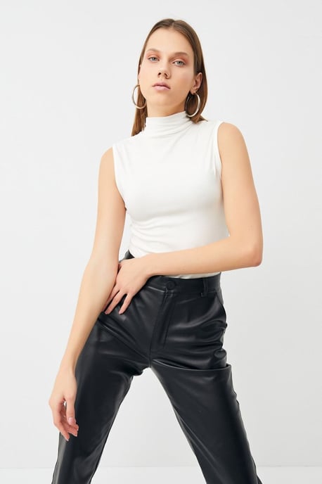 Women's Sleeveless Half Turtleneck Blouse - Image 5