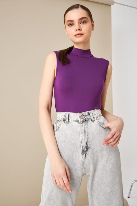 Women's Sleeveless Half Turtleneck Blouse - Image 1