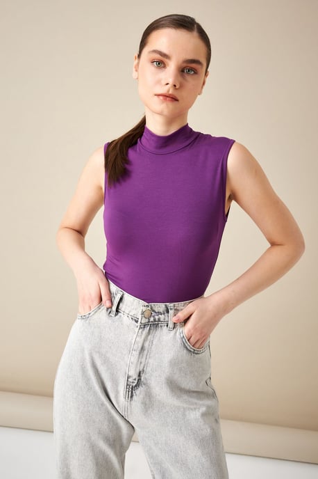 Women's Sleeveless Half Turtleneck Blouse - Image 6