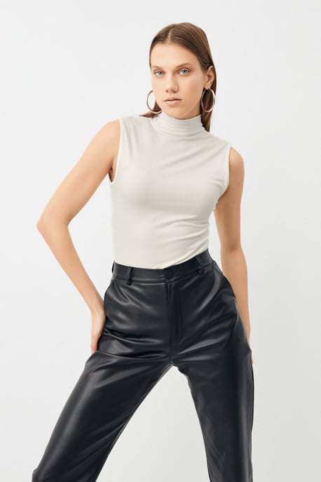 Bipantolon Damesblouse zonder mouwen met halve col - Image 3