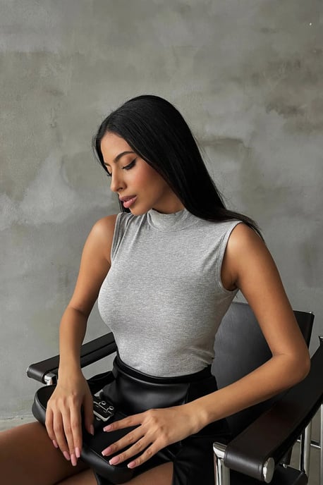 Bipantolon Damesblouse zonder mouwen met halve col - Image 2