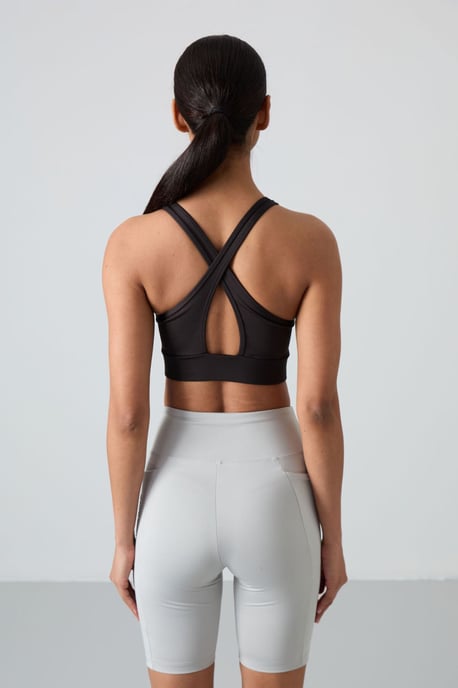 Fitted Sleeveless Crop Sports Top - Image 6