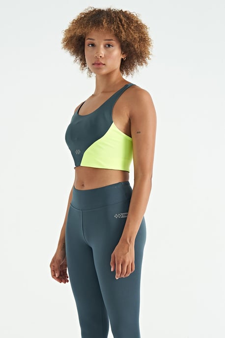 Women's Colour-block Cropped Sports Top - Image 3