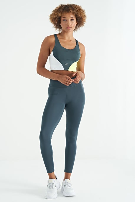 Women's Colour-block Cropped Sports Top - Image 4