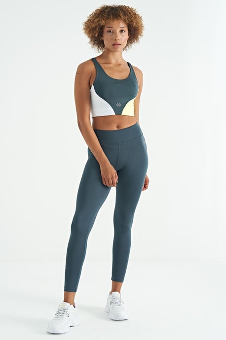 Women's Colour-block Cropped Sports Top - Image 5