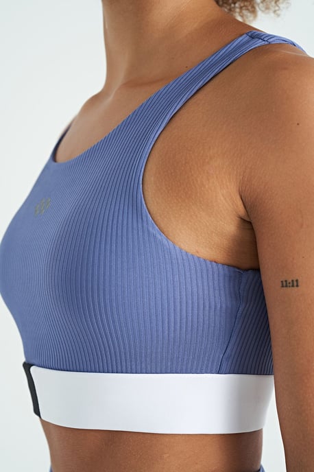 Crop Sleeveless Color-block Sports Top - Image 6