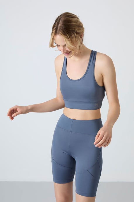 Sleeveless Cropped Fitted Sports Top - Image 2