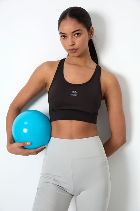 Fitted Sleeveless Crop Sports Top - Image 6