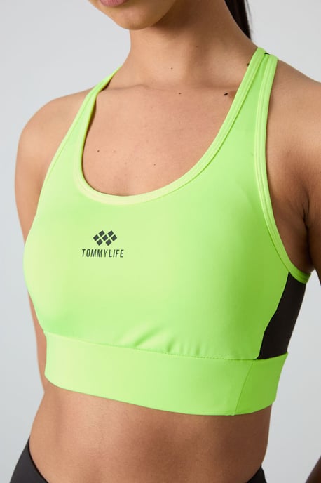Fitted Sleeveless Crop Sports Top - Image 2