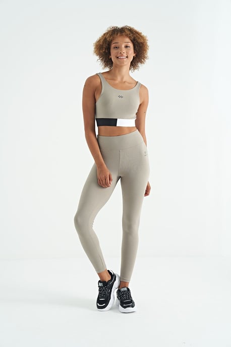 Crop Sleeveless Color-block Sports Top - Image 4
