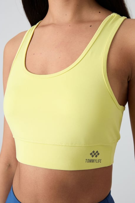 Sleeveless Cropped Fitted Sports Top - Image 3