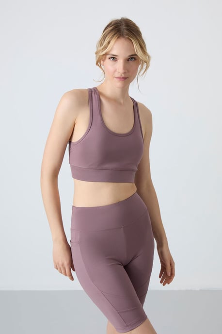 Sleeveless Cropped Fitted Sports Top - Image 2