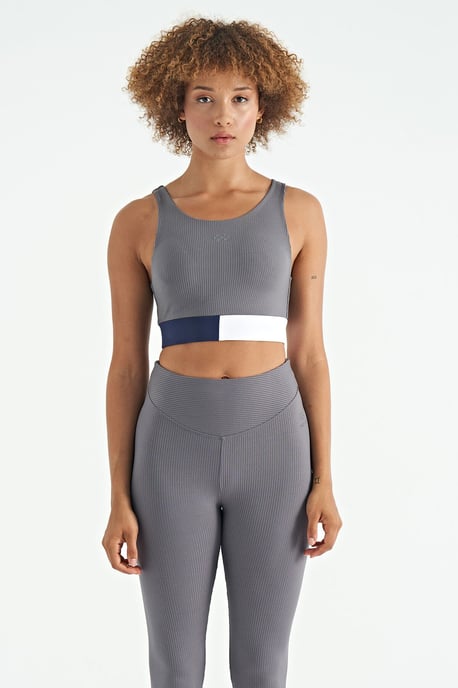 Crop Sleeveless Color-block Sports Top - Image 1