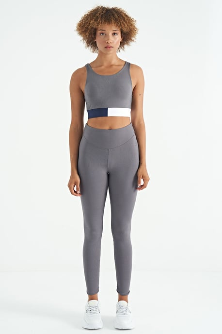 Crop Sleeveless Color-block Sports Top - Image 2