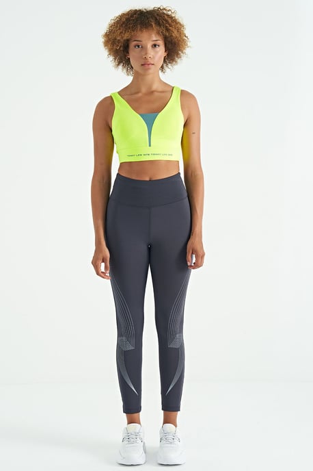 Women's Color-Blocked Sleeveless Crop Sports Top - Image 2