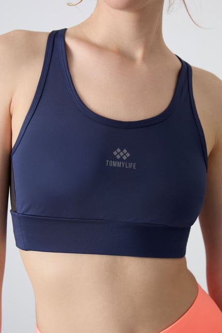 Fitted Sleeveless Crop Sports Top - Image 2