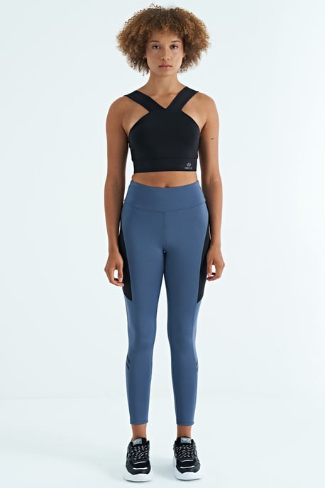 Women's Cropped Sleeveless V-neck Sports Top - Image 2