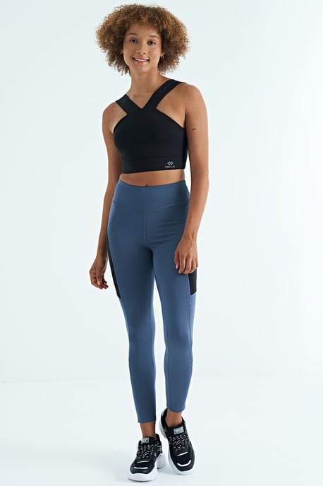 Women's Cropped Sleeveless V-neck Sports Top - Image 4