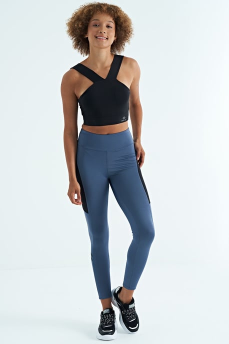 Women's Cropped Sleeveless V-neck Sports Top - Image 5