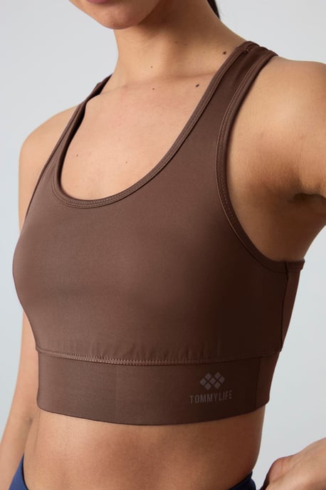Sleeveless Cropped Fitted Sports Top - Image 5