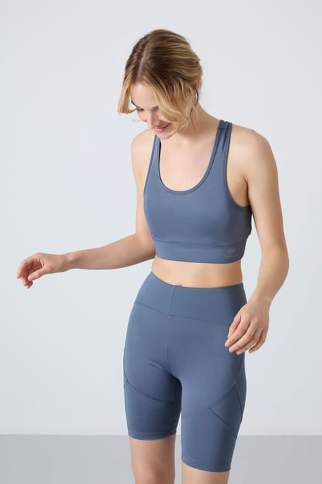 Fitted Sleeveless Crop Sports Top - Image 3
