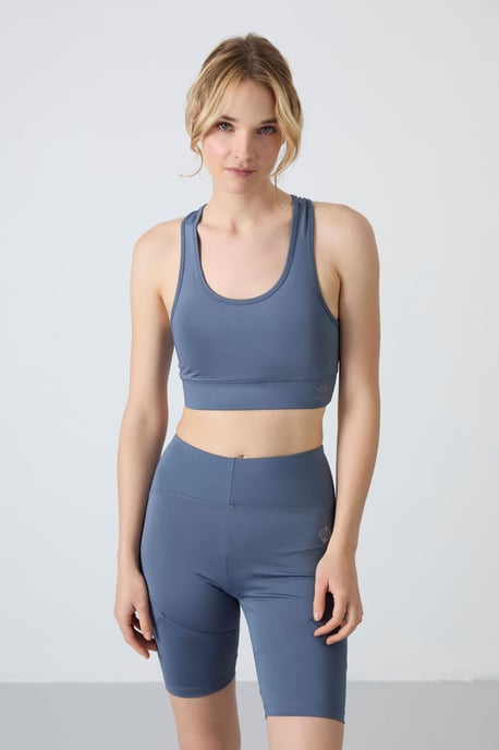 Fitted Sleeveless Crop Sports Top - Image 5