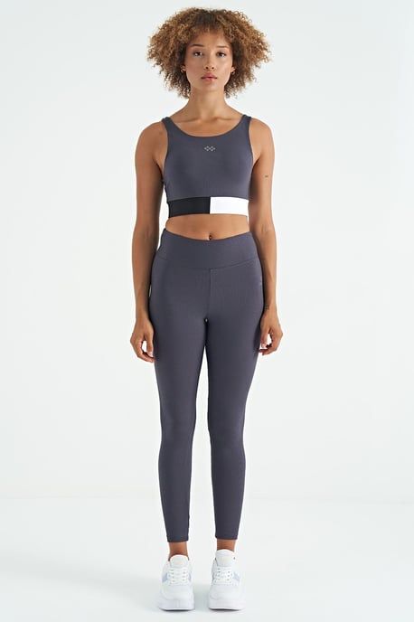 Crop Sleeveless Color-block Sports Top - Image 2