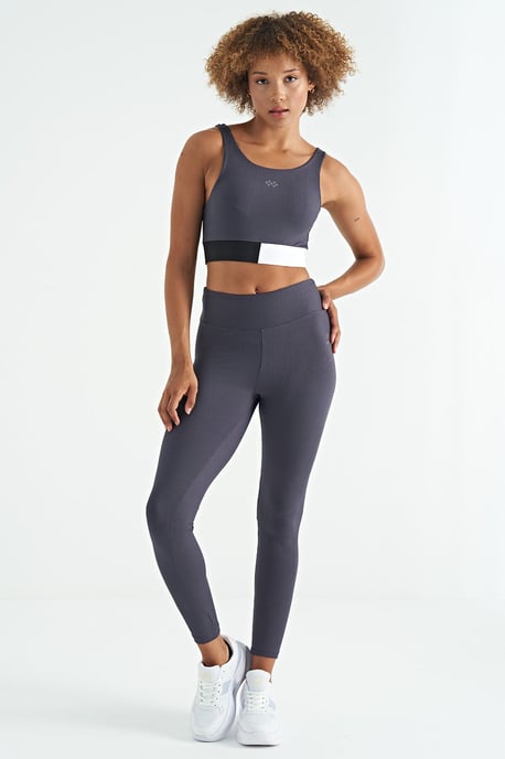 Crop Sleeveless Color-block Sports Top - Image 3