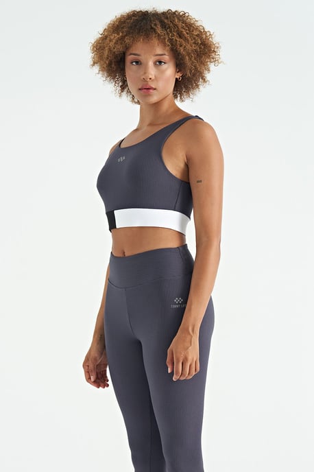 Crop Sleeveless Color-block Sports Top - Image 4
