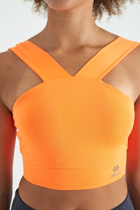 Women's Cropped Sleeveless V-neck Sports Top - Image 3