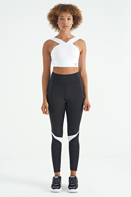Women's Cropped Sleeveless V-neck Sports Top - Image 2