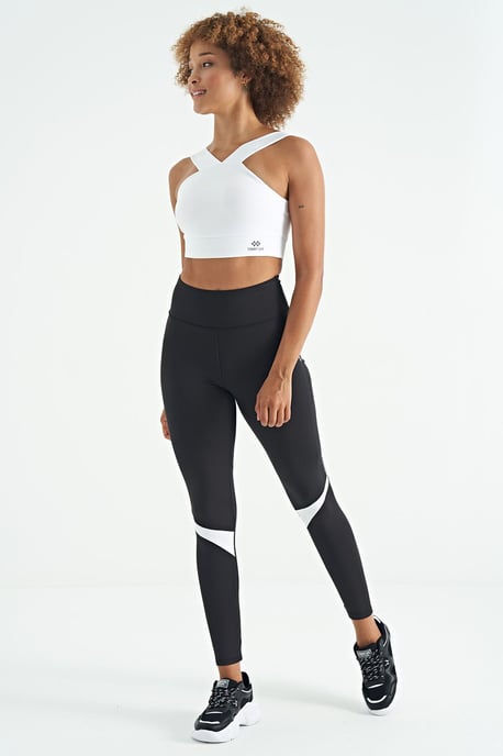 Women's Cropped Sleeveless V-neck Sports Top - Image 5