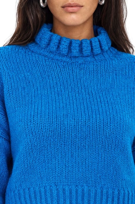 Thick Turtleneck Textured Crop Sweater - Image 4