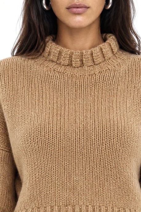 Thick Turtleneck Textured Crop Sweater - Image 4