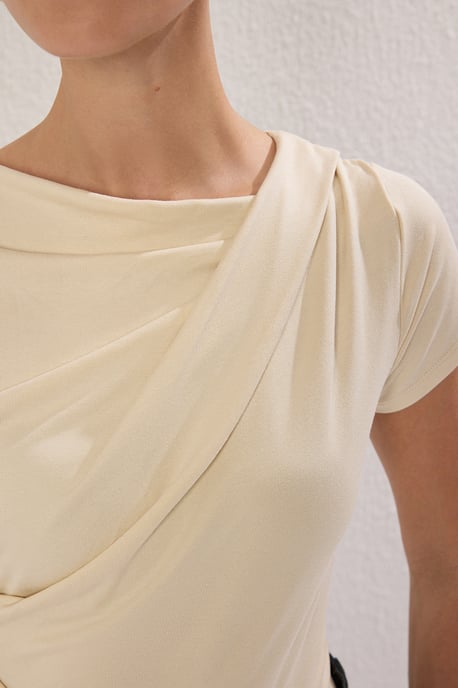 TRENDYOLMİLLA Dames Grijs Effen Kort Getailleerd Blouses - Image 2