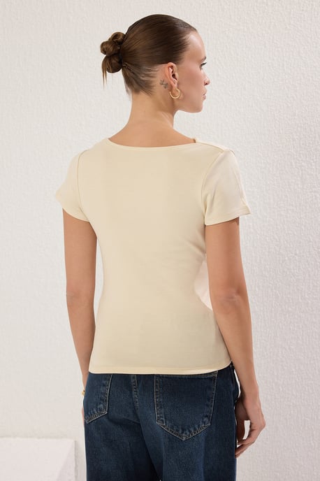 TRENDYOLMİLLA Dames Grijs Effen Kort Getailleerd Blouses - Image 3