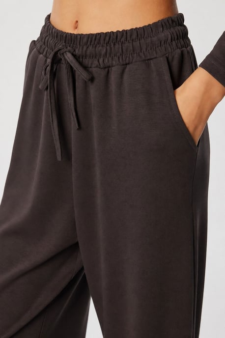 Tweedelige set met wijde broek en blouse met ronde hals - Image 6