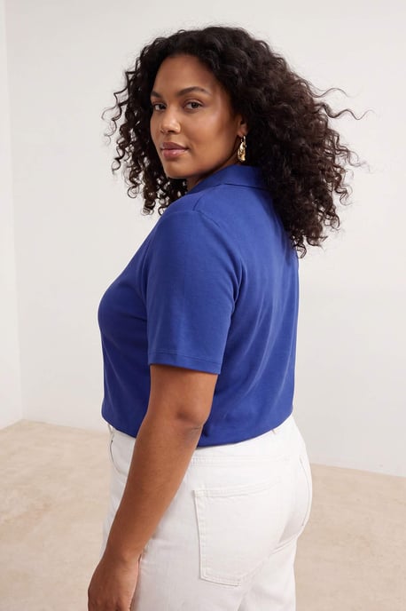Trendyol Curve Dames Donkerblauw Effen Kort Getailleerd Grote maten Blouses - Image 2