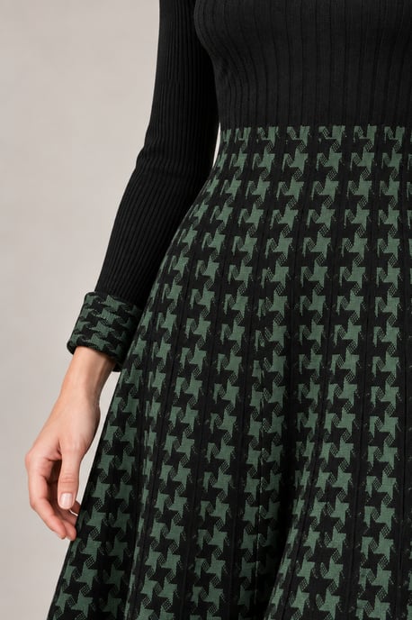 Green and Black Houndstooth Knitted Dress - Image 4