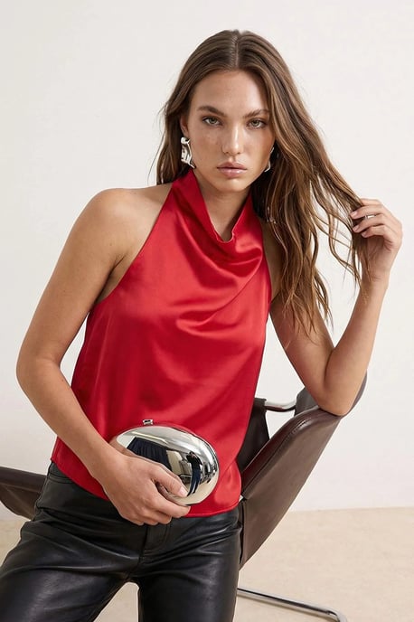 TRENDYOLMİLLA Dames Rood Effen Mouwloos Regular fit Blouses - Image 1