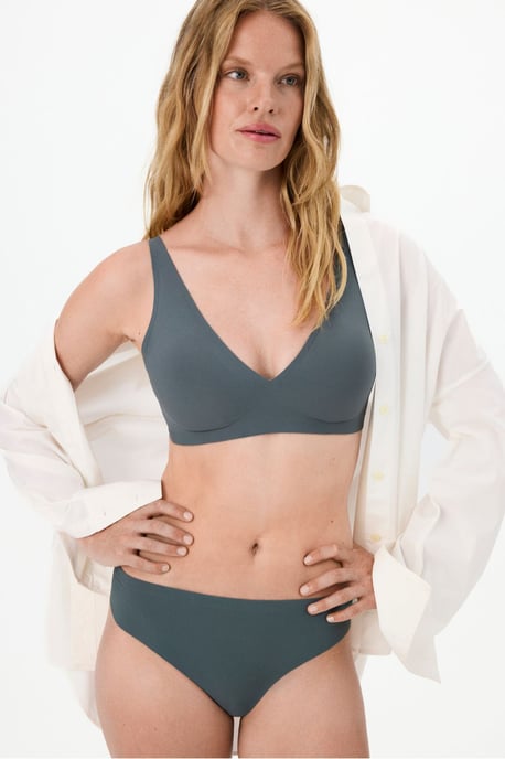 No-Show Fit Decolette Padded Bra - Image 2