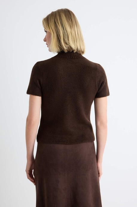 TRENDYOLMİLLA Dames Bruin Effen Kort Getailleerd Blouses - Image 3