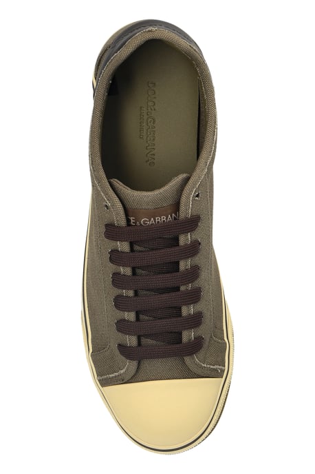 Sports shoes with logo - Image 5
